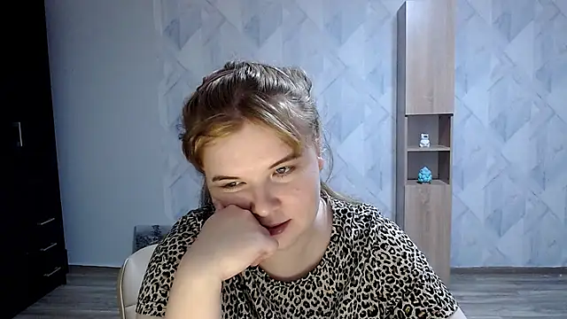 Snapshot of Melina_Hot9 chatting on 09-20-25, 03:24 Melina Hot9 online show from 09-20-25, 03:24