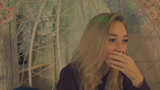 Snapshot of FlairCunard chatting on 01-07-25, 02:41 FlairCunard online show from 01-07-25, 02:41