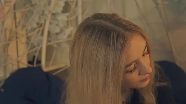 Snapshot of FlairCunard chatting on 01-11-25, 02:36 FlairCunard online show from 01-11-25, 02:36