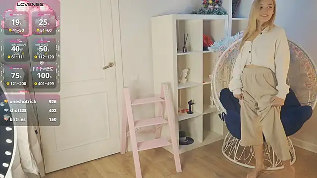 Snapshot of FlairCunard chatting on 01-15-25, 08:58 FlairCunard online show from 01-15-25, 08:58