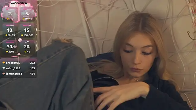 Snapshot of FlairCunard chatting on 01-16-25, 08:46 FlairCunard online show from 01-16-25, 08:46