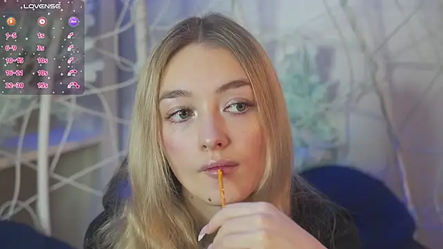 Snapshot of FlairCunard chatting on 01-29-25, 03:58 FlairCunard online show from 01-29-25, 03:58