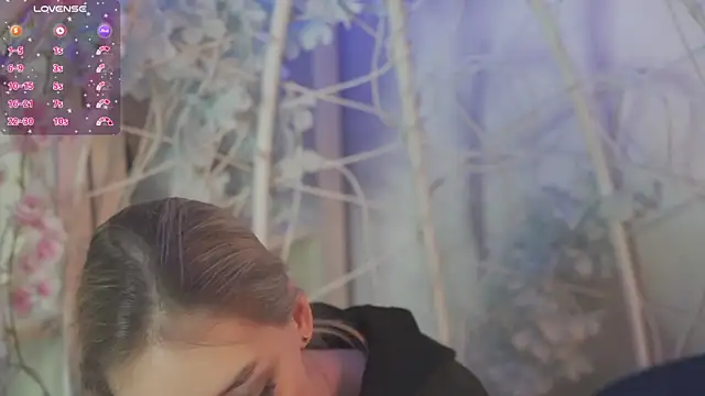 Snapshot of FlairCunard chatting on 02-13-25, 10:00 FlairCunard online show from 02-13-25, 10:00