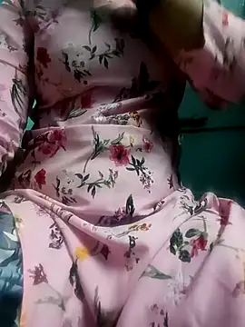 Snapshot of gunjan22 chatting on 10-27-25, 09:24 gunjan22 online show from 10-27-25, 09:24