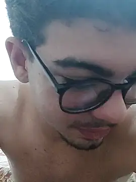 Snapshot of Edwardsky000 chatting on 10-14-25, 07:36 Edwardsky000 online show from 10-14-25, 07:36