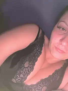 Snapshot of kinguscicus chatting on 10-18-25, 08:42 kinguscicus online show from 10-18-25, 08:42