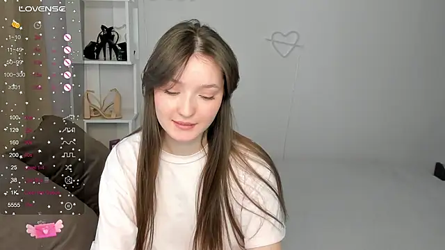 Fairyy Moon online show from 10-08-25, 03:26