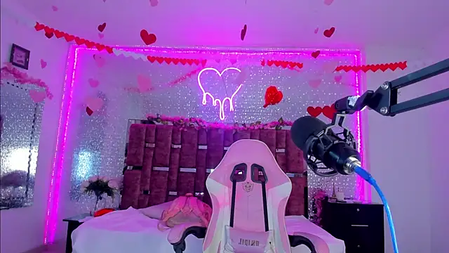 KylieVictoria online show from 02-19-25, 04:34