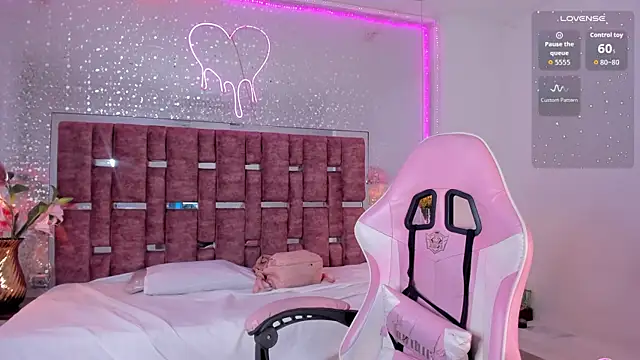 KylieVictoria online show from 09-19-25, 04:47