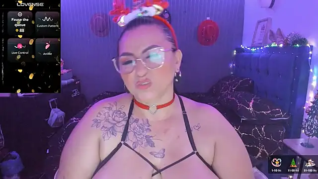 Snapshot of Ivonnee__ chatting on 12-18-24, 07:15 Ivonnee   online show from 12-18-24, 07:15