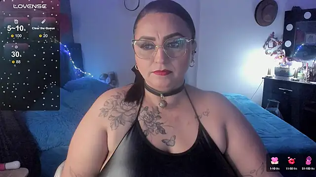 Snapshot of Ivonnee__ chatting on 02-04-25, 01:23 Ivonnee   online show from 02-04-25, 01:23