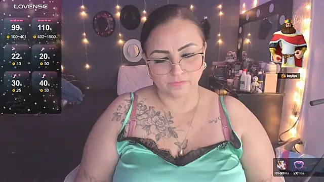 Snapshot of Ivonnee__ chatting on 02-18-25, 07:10 Ivonnee   online show from 02-18-25, 07:10