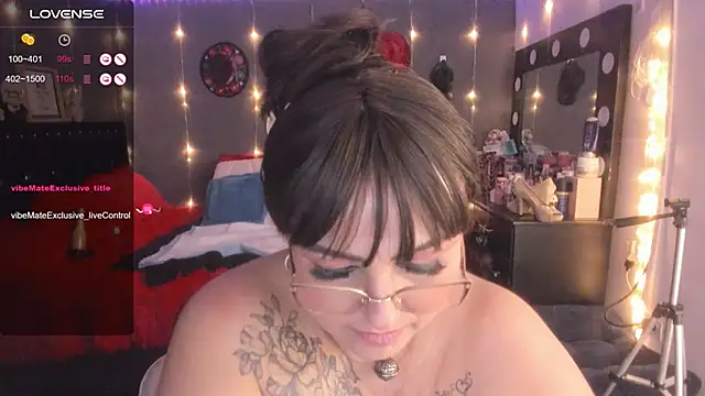 Snapshot of Ivonnee__ chatting on 03-11-25, 07:37 Ivonnee   online show from 03-11-25, 07:37