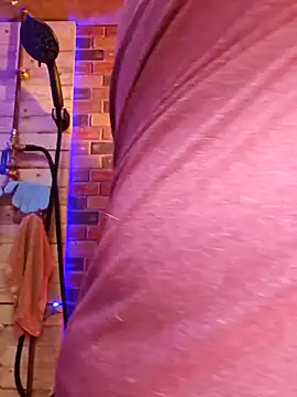 Snapshot of alienbunny chatting on 02-05-25, 05:53 alienbunny online show from 02-05-25, 05:53