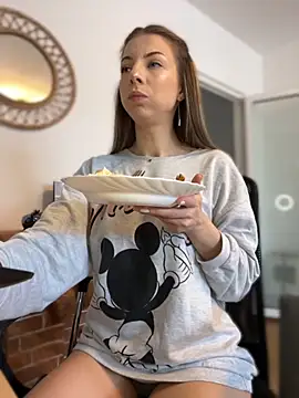 Mia Ethan online show from 09-18-25, 09:55