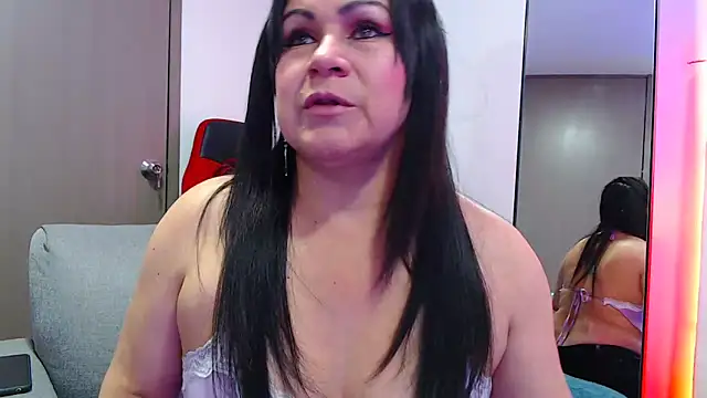 jescaoporto4 online show from 03-10-26, 06:57