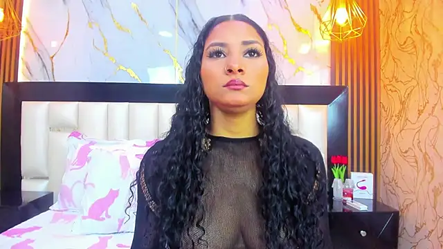 Snapshot of SofiaLaurents chatting on 03-21-25, 01:34 SofiaLaurents online show from 03-21-25, 01:34