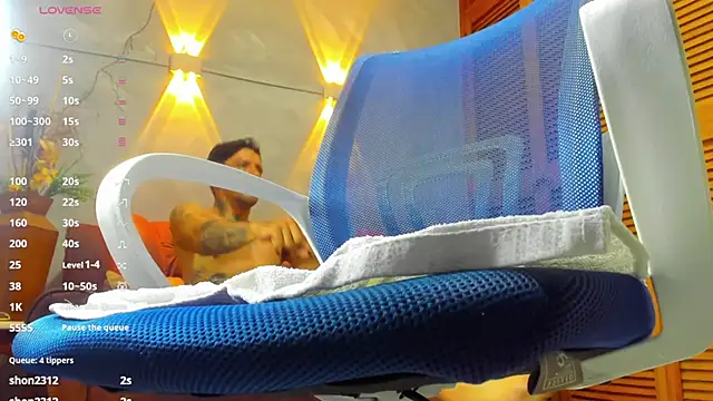 Snapshot of Dylanstonne chatting on 12-01-24, 11:25 Dylanstonne online show from 12-01-24, 11:25