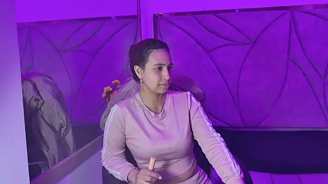 Tammy Blackk online show from 11-18-25, 03:45