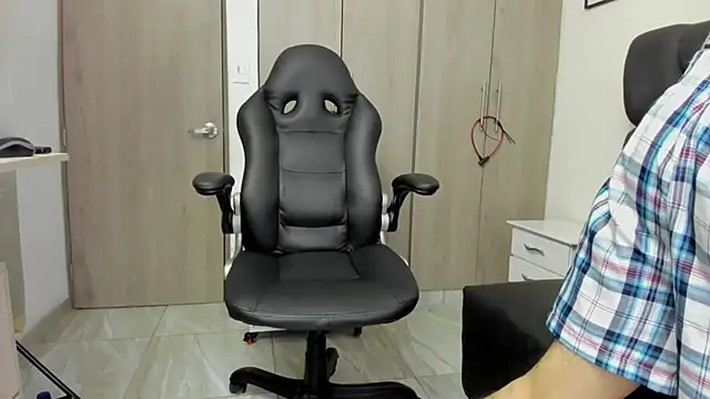 Snapshot of Yef_Thin chatting on 01-30-25, 03:44 Yef Thin online show from 01-30-25, 03:44