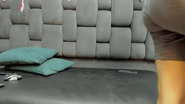 Snapshot of Yef_Thin chatting on 02-09-25, 10:42 Yef Thin online show from 02-09-25, 10:42