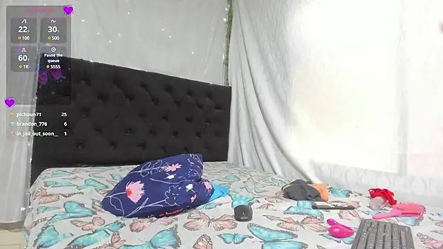 emi henao online show from 02-14-25, 07:54