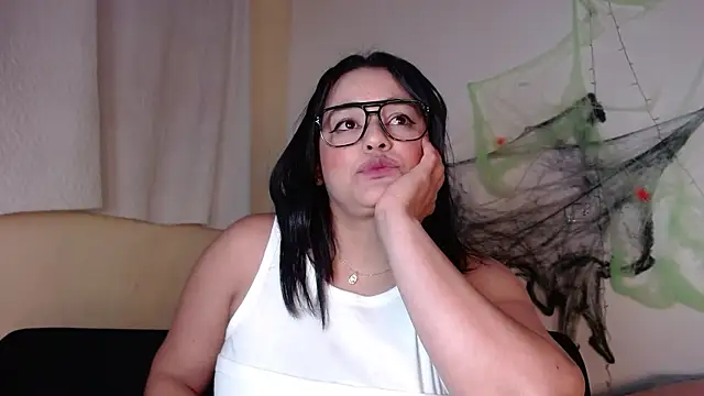 maraa lee online show from 10-25-25, 01:35