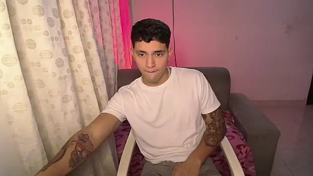 Aangelhot online show from 12-31-24, 11:49