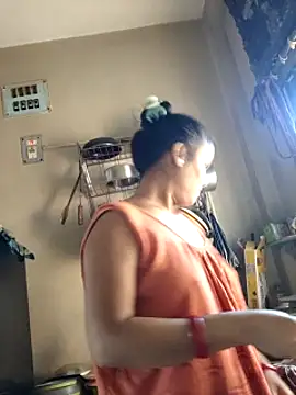 Snapshot of yoursweety09 chatting on 01-09-25, 08:24 yoursweety09 online show from 01-09-25, 08:24