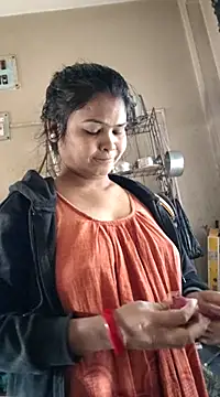 Snapshot of yoursweety09 chatting on 01-10-25, 05:47 yoursweety09 online show from 01-10-25, 05:47