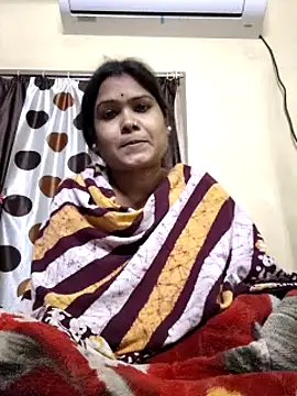 Snapshot of yoursweety09 chatting on 01-10-25, 04:41 yoursweety09 online show from 01-10-25, 04:41