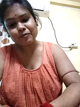 Snapshot of yoursweety09 chatting on 01-11-25, 09:47 yoursweety09 online show from 01-11-25, 09:47