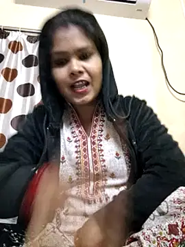 Snapshot of yoursweety09 chatting on 01-17-25, 02:39 yoursweety09 online show from 01-17-25, 02:39