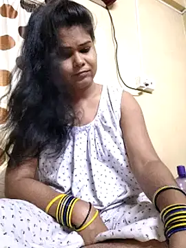 Snapshot of yoursweety09 chatting on 03-09-25, 02:07 yoursweety09 online show from 03-09-25, 02:07