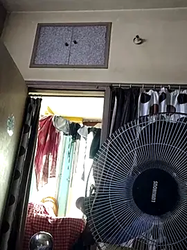 Snapshot of yoursweety09 chatting on 03-13-25, 06:37 yoursweety09 online show from 03-13-25, 06:37