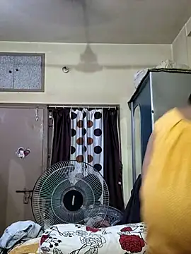 Snapshot of yoursweety09 chatting on 03-16-25, 02:11 yoursweety09 online show from 03-16-25, 02:11