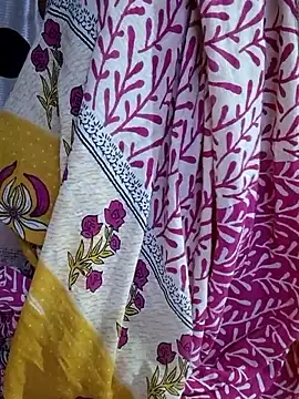 Snapshot of yoursweety09 chatting on 09-19-25, 08:05 yoursweety09 online show from 09-19-25, 08:05