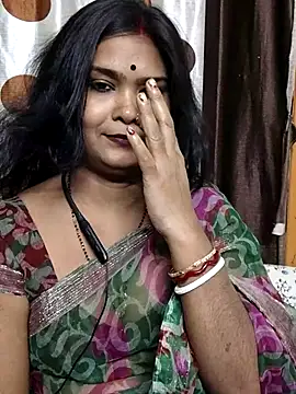 Snapshot of yoursweety09 chatting on 10-07-25, 01:52 yoursweety09 online show from 10-07-25, 01:52