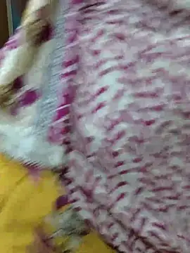 Snapshot of yoursweety09 chatting on 10-13-25, 08:36 yoursweety09 online show from 10-13-25, 08:36