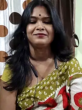 Snapshot of yoursweety09 chatting on 10-18-25, 12:13 yoursweety09 online show from 10-18-25, 12:13