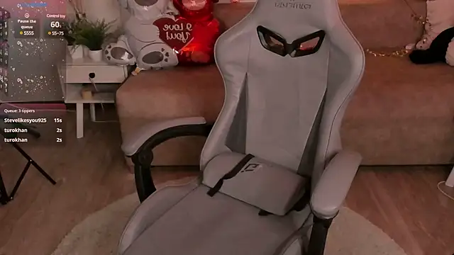 Snapshot of Alisia_Mars chatting on 01-28-25, 08:47 Alisia Mars online show from 01-28-25, 08:47