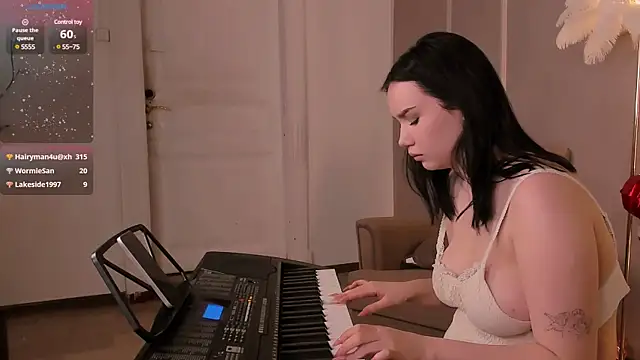 Snapshot of Alisia_Mars chatting on 02-10-25, 09:47 Alisia Mars online show from 02-10-25, 09:47