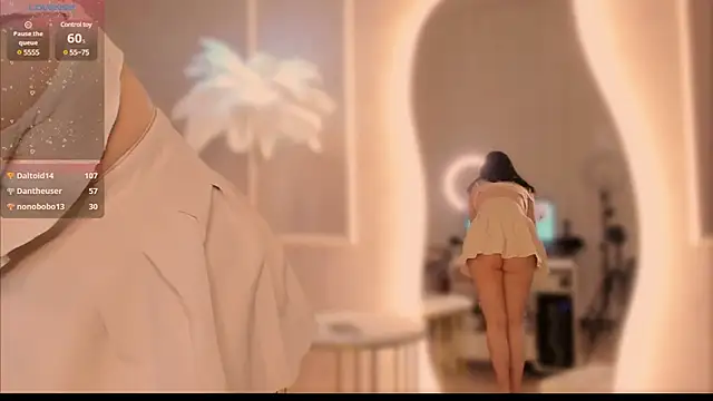 Snapshot of Alisia_Mars chatting on 03-02-25, 12:01 Alisia Mars online show from 03-02-25, 12:01