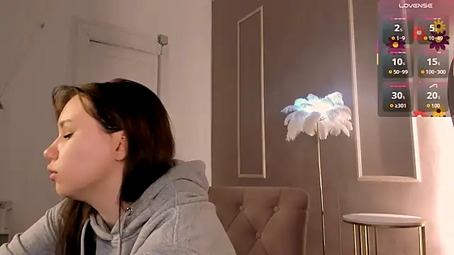 Snapshot of Alisia_Mars chatting on 09-09-25, 05:29 Alisia Mars online show from 09-09-25, 05:29