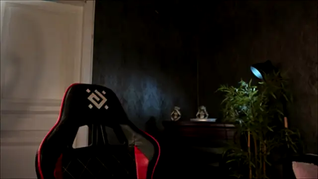 Snapshot of Alisia_Mars chatting on 09-20-25, 05:41 Alisia Mars online show from 09-20-25, 05:41