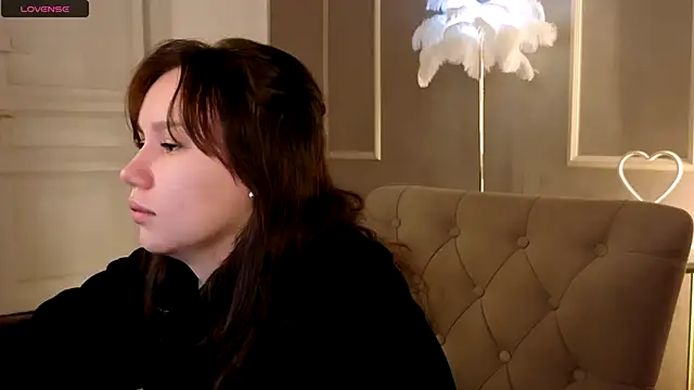 Snapshot of Alisia_Mars chatting on 09-26-25, 05:33 Alisia Mars online show from 09-26-25, 05:33