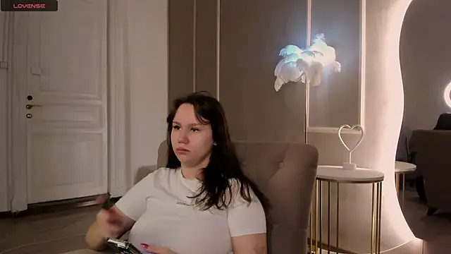 Snapshot of Alisia_Mars chatting on 09-27-25, 05:34 Alisia Mars online show from 09-27-25, 05:34