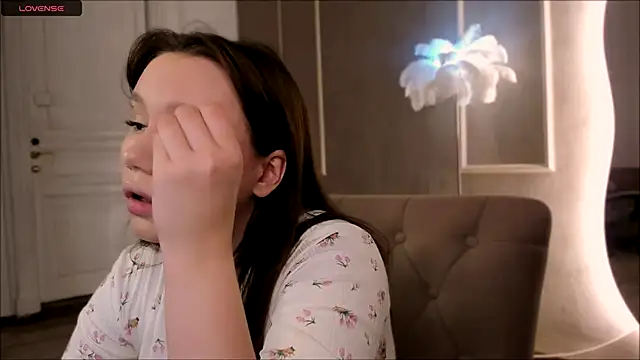 Snapshot of Alisia_Mars chatting on 10-01-25, 05:46 Alisia Mars online show from 10-01-25, 05:46