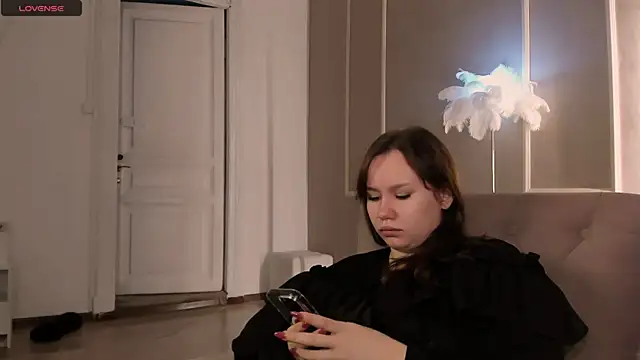 Snapshot of Alisia_Mars chatting on 10-09-25, 06:00 Alisia Mars online show from 10-09-25, 06:00