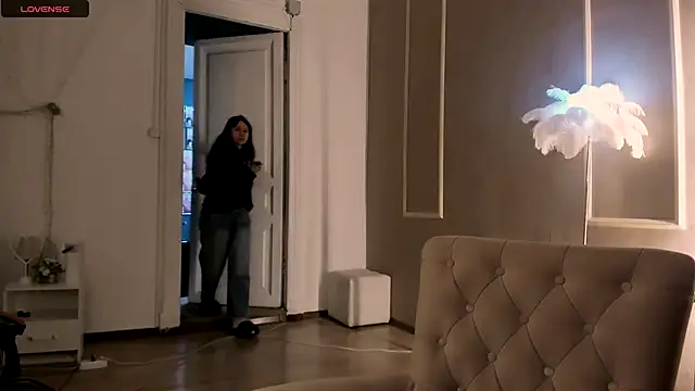 Snapshot of Alisia_Mars chatting on 10-10-25, 05:28 Alisia Mars online show from 10-10-25, 05:28